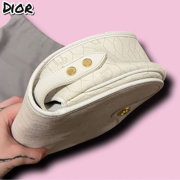Vintage Christian Dior White Saddle Crossbody Bag with Gold Hardware - Picture 5 of 16